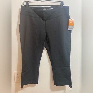 Lucy Hatha Collection Black Capris Legging Size XL